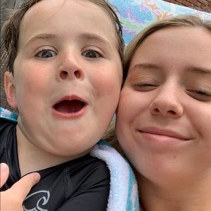 Meet your Posher, Emiley